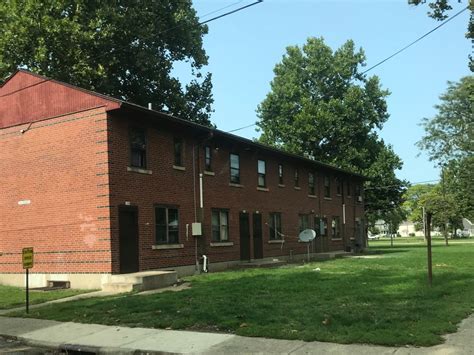 Peoria housing authority - Dec 1, 2023 · 0:25. PEORIA - The new owners of a low-income housing development in Peoria are partnering with the Peoria Housing Development Corporation, an affiliate of Peoria Housing Authority, to stabilize ... 